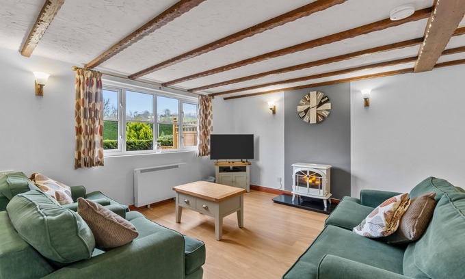 Saltash Cottage | Conveniently located to explore all that Cornwall and Devon have to offer