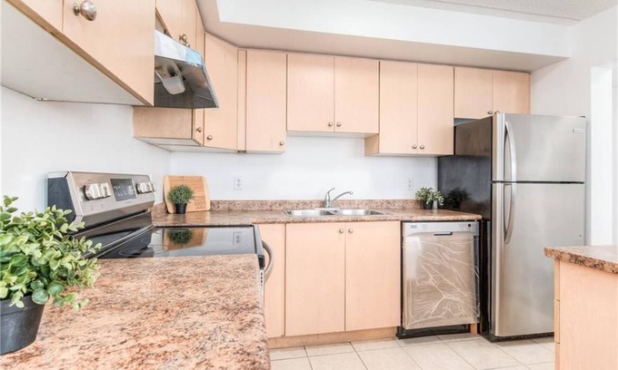 Rosemount Apartment | Conveniently location - Stanley Park
