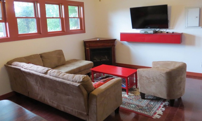 Shinnecock Hills Cottage | Converted Coach House - 1-BR Duplex, bay view, private, just renovated