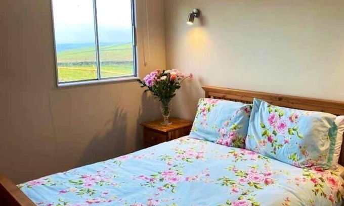 Buxton Cabin | Converted container cabin set in a 40 acre farm with stunning panoramic views