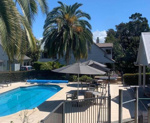 Russell House | Cooks Cottage 2-4 Bedroom- Russell Cottages Collection