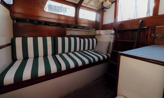 Marina del Rey Boat Rental | Cool 1-bedroom boat in Marina del Rey