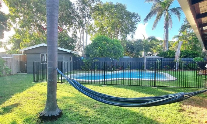 Mon Repos House | Cool hideaway beach house with private pool