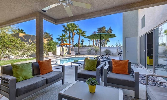 Racquet Club Estates House | Cool Modern Pool & Spa, 2 Bedroom + Private Den House.