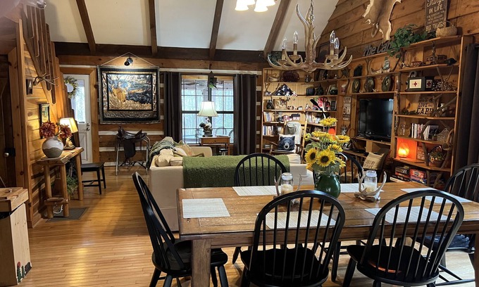 Blue Ridge Cabin | Cool North Georgia mountain has every thing you would love