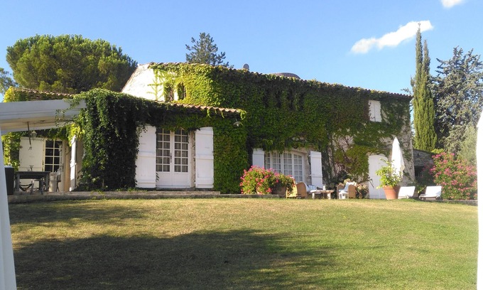 Saint-Jeannet Villa | Cool Villa in the hills near Vence