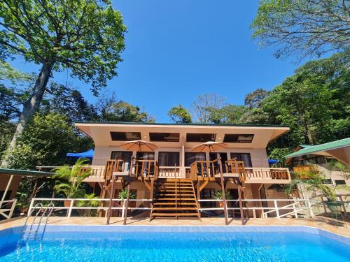 Ballena Villa | Cool Waters Jungle Deluxe Apartments