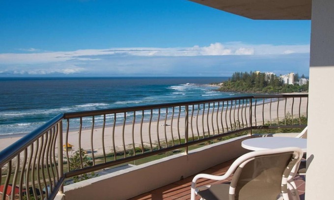 Coolangatta Resort | Coolangatta Beautiful Beach Front Apart. sleep 6 avail. Dec 27th -10th Jan 2026