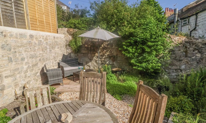 Lyme Regis Cottage | Coombe Street Cottage