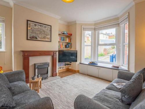 Shanklin House | Cooper Cottage - 3 bedroom seaside house