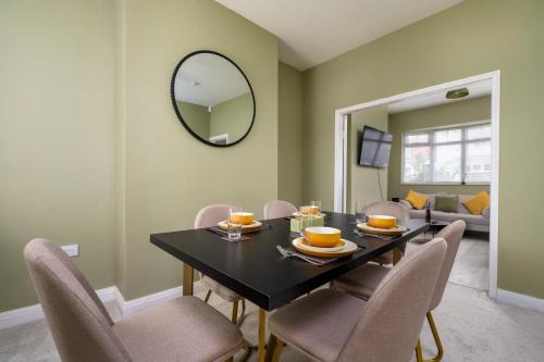Grimsby Apartment | Cooper stay - perfect for contractors