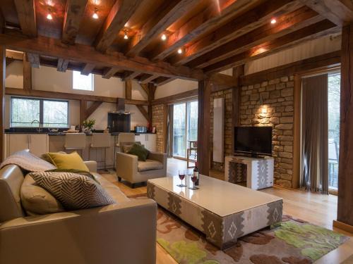 Cirencester House | Coot Lodge