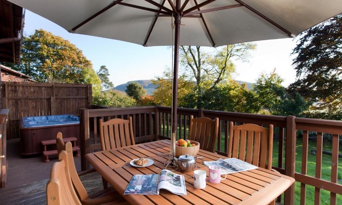 Cupar Ski Chalet | Copper Beech Lodge with Hot Tub