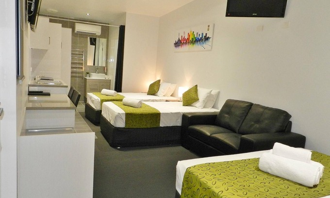 Pioneer Hotel | Copper City Motel