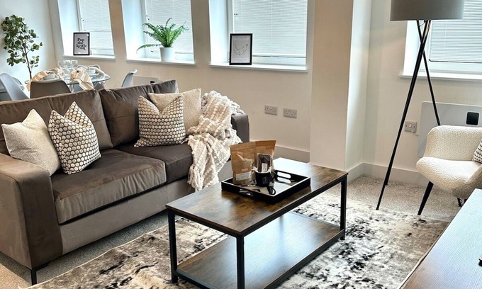 Waterloo Apartment | Copper Suite | 2Bed | Elegant | Free Parking