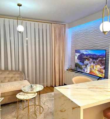Alipasin Most Apartment | Coral