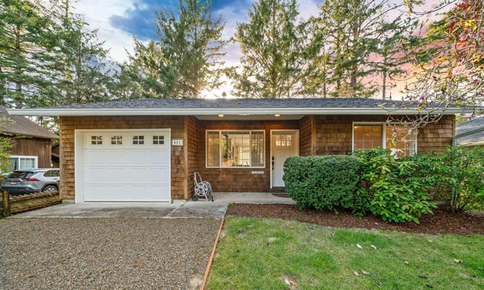 Manzanita House | Coral Cottage MCA 832