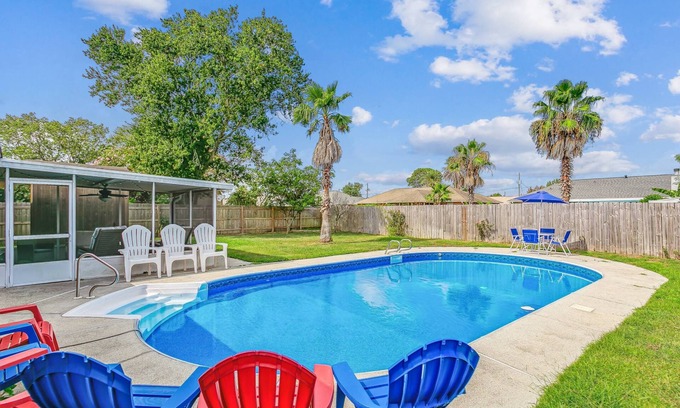 Pensacola House | Coral Island Oasis |Private Pool Home |Near NAS & Perdido Key |Dogs Ok |Private Yard |Garage Parking