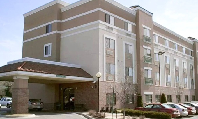 College Hill Hotel | Coratel Inn and Suites by Jasper Wesley Hospital