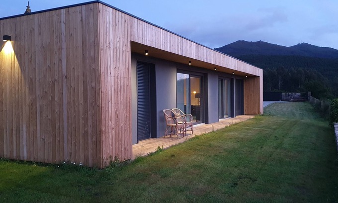 Porto do Son House | Corbelo, modern and functional house between the sea and the mountains. Ideal for families