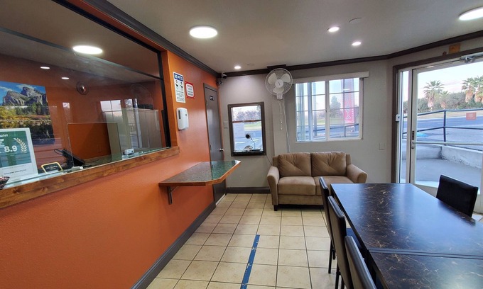 Corcoran Hotel | Corcoran Country Inn