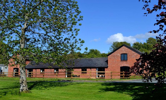 Caersws House | Corlan - One Bedroom House, Sleeps 2