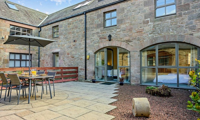 Belford House | Corn Cottage - Two Bedroom House, Sleeps 4