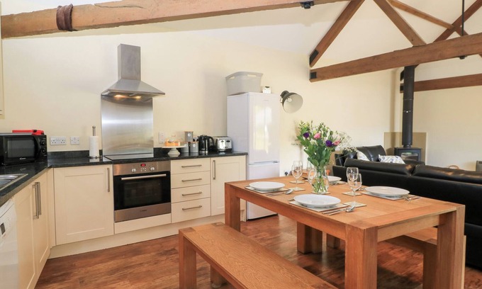 Blandford Forum Cottage | Corner Barn