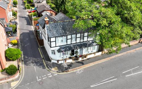 New Forest District House | Corner Cottage - character, charm, great location.