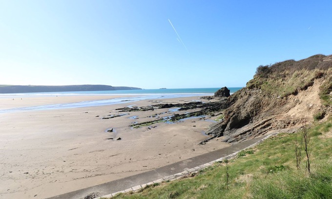 St Brides Cottage | Corner Cottage
