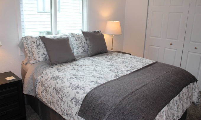 North Star Apartment | Corner Midtown Apartment