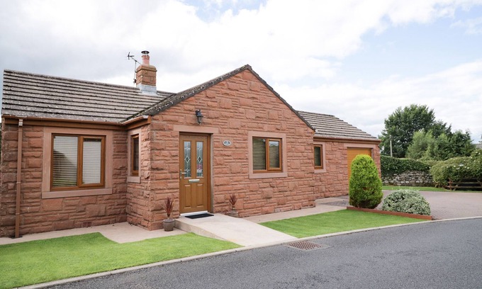 Appleby-in-Westmorland Cottage | CORNERWAYS, pet friendly, with open fire in Appleby-In-Westmorland