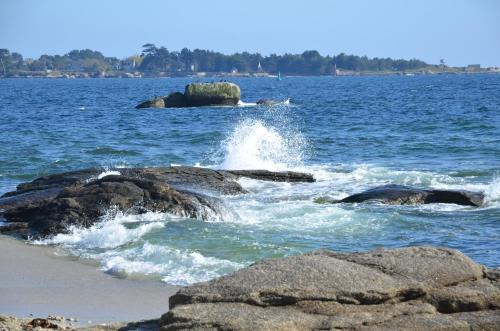 Concarneau Apartment | Corniche I 40 M2 - 40 M de l'eau et plages ! AU CALME wir sprechen flieBen deutsch, we speak English
