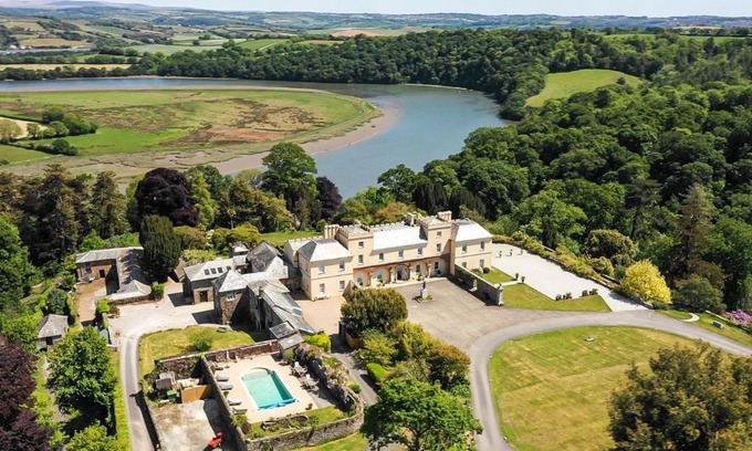 Saltash House | Cornish Castle