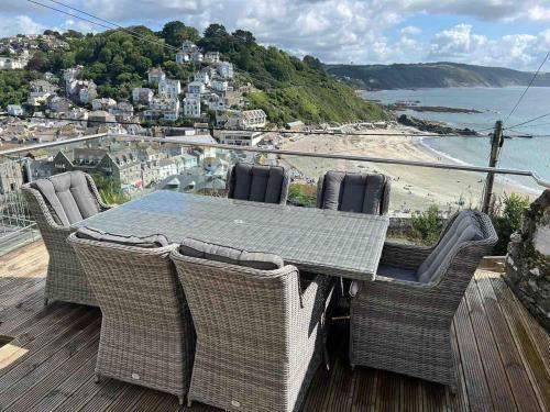 West Looe Villa | Cornwall Large Beach House Sea & Beach Views - 4 Bedrooms & 3 Bathrooms