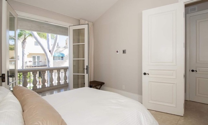 Corona del Mar Villa | Corona Del Mar Rental Beach Villa