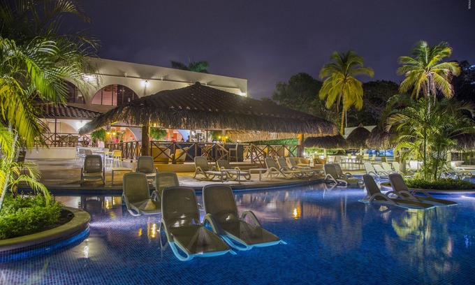 Playa Coronado Hotel | Coronado Luxury Club & Suites