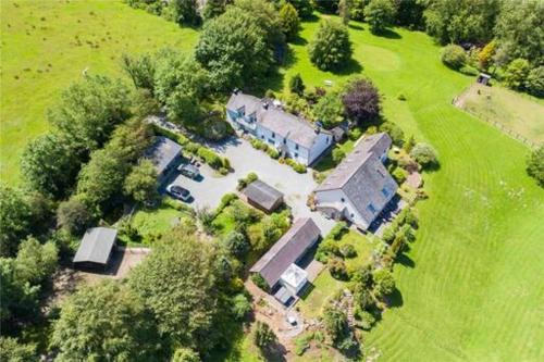 Llanfyrnach House | Corporate and Business Events and Away Days - Wellstone Cottages - Sleeps 24