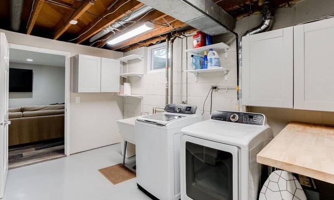 St. Louis Park House | Corporate rental single family home furnished