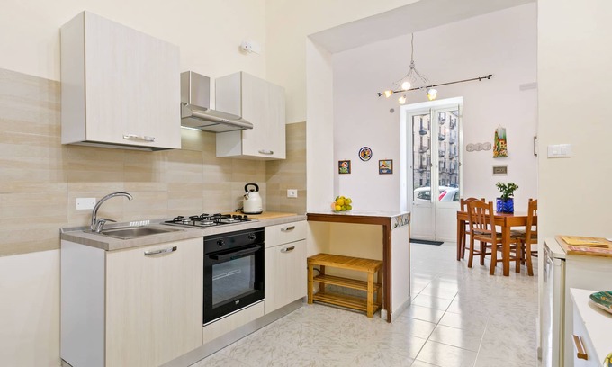 Corso dei Mille - Sant'Erasmo Apartment | Corso dei Mille Railway Apartment