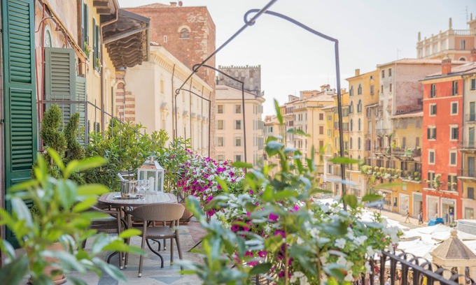 Citta Antica Condo | Corte Realdi Suites Piazza Erbe