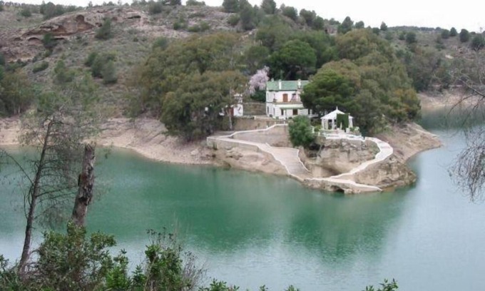 Alora Cottage | CORTIJO QUINTILLO overlooking the GUADALHORCE RIVER
