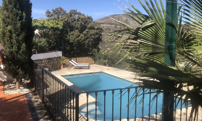 Iznajar Villa | Cortijo Rocas Altas