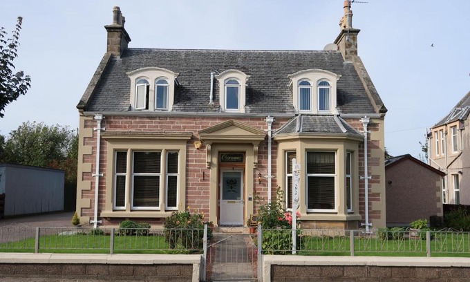 Inverness City Centre Bed & Breakfast | Corunna Bed & Breakfast and Corunna Cottage