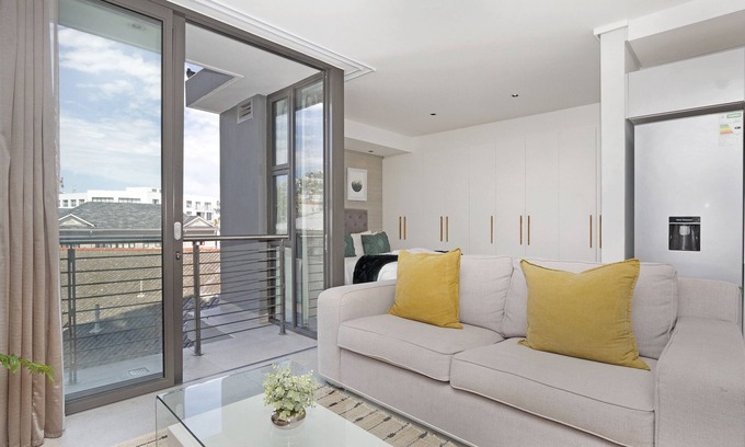 Sea Point Apartment | Cosmopolitan 401
