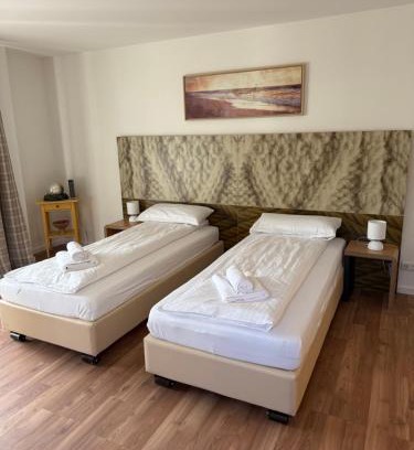 Hildesheim District Apartment | Costa Apartments - 2 Zimmer, Küche,Bad,Waschmaschine,Garten- Kostenloses Wlan