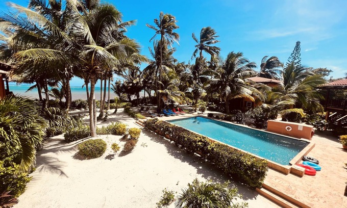 San Pedro Villa | Costa Caye Villa - Beautiful 3 BR/4BA Oceanfront Private Villa