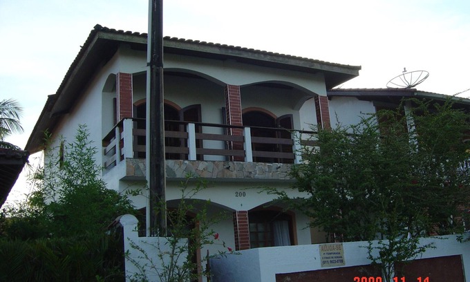 Guarutuba House | COSTA DO SOL CONDOMINIUM, 50m from the beach, 24H security, Amb. Family, AR, walled.