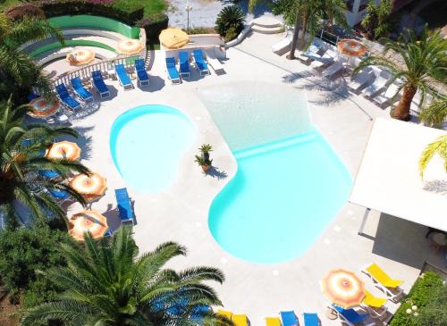 Ricadi Resort | Costa Real - Garden Retreat with Private beach, Pet Friendly
