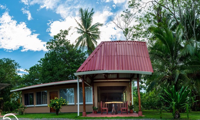 Parrita House | Costa Rica Beachfront 2BR fully equipped Bungalow